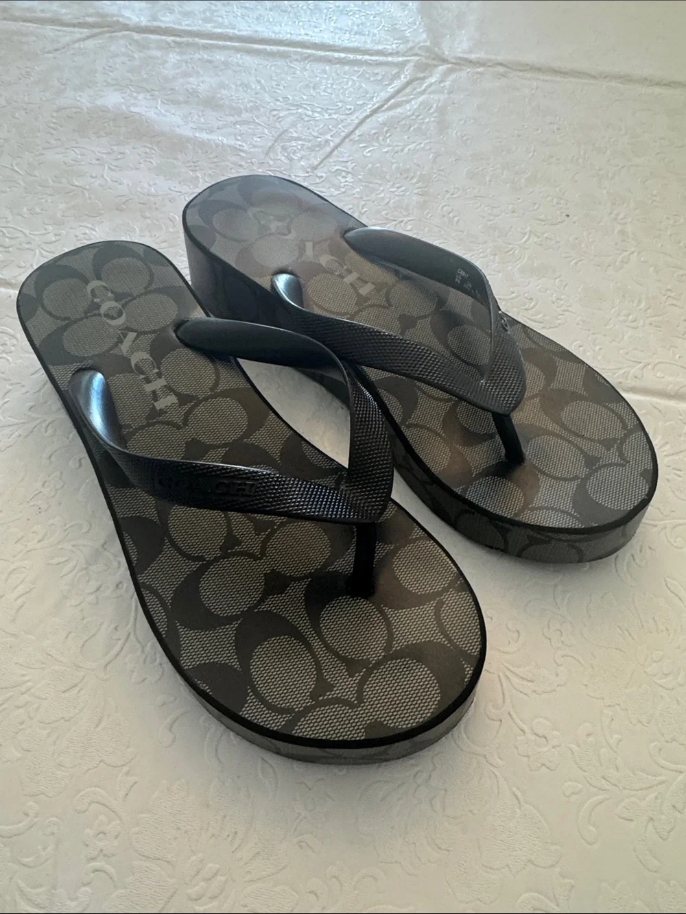 Coach Black Gray Monogram Signature Pattern Wedge Flip Flops woman’s size 8